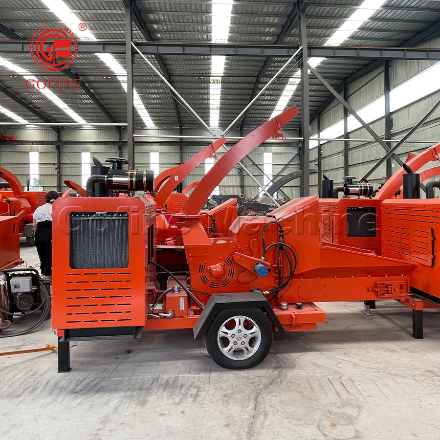 Efficient wood chipper for organic fertilizer 